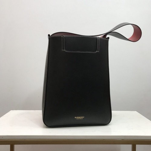 Burberry square bucket bag/black Burberry square bucket bag/black