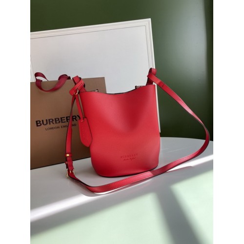 Burberry Haymarket(in) bucket bag/red Burberry Haymarket(in) bucket bag/red