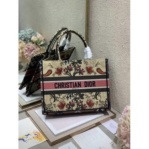 Dior Book Tote D-Stripes PM 1286 Kapok Dior Book Tote D-Stripes PM 1286 Kapok