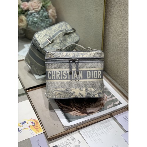 Dior DiorTravel Vanity Case Gray Toile De Jouy Embroidery Dior DiorTravel Vanity Case Gray Toile De Jouy Embroidery