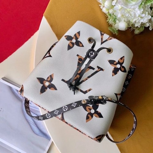 Louis Vuitton Jungle Monogram Giant NéoNoé Bucket Bag M44679 Louis Vuitton Jungle Monogram Giant NéoNoé Bucket Bag M44679