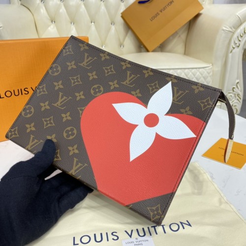 Louis Vuitton Game On Toiletry Pouch 26 M80282 Louis Vuitton Game On Toiletry Pouch 26 M80282