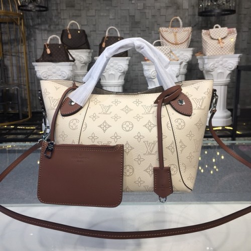 Louis Vuitton Hina PM Mahina Leather Beige Louis Vuitton Hina PM Mahina Leather Beige