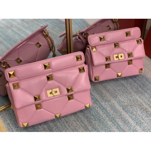 Valentino Garavani Roman Stud The Shoulder Bag 2060 Pink Valentino Garavani Roman Stud The Shoulder Bag 2060 Pink