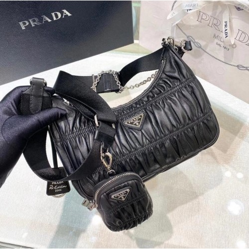 Prada Re-Edition 2005 Nappa Gaufré bag Black Prada Re-Edition 2005 Nappa Gaufré bag Black