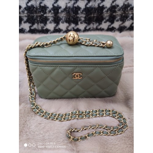 Chanel Clutch With Chain Lambskin AP2303 Green Chanel Clutch With Chain Lambskin AP2303 Green
