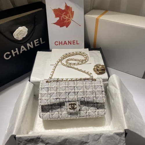 Chanel 2022 Spring/Summer Knitted Woolen Bag 25cm Chanel 2022 Spring/Summer Knitted Woolen Bag 25cm