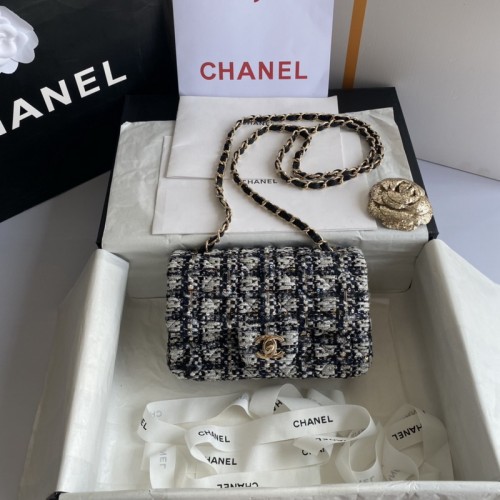Chanel White Flower Gold Sequined Woolen Chain Bag 20cm Chanel White Flower Gold Sequined Woolen Chain Bag 20cm