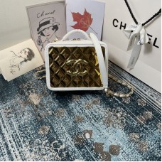 Chanel New 2021 Vanity Case White Lambskin Gold Metal AS2900