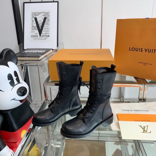 Louis Vuitton New in 2021 Metropolis Flat Ranger Boots Black 1A7W19 Louis Vuitton New in 2021 Metropolis Flat Ranger Boots Black 1A7W19