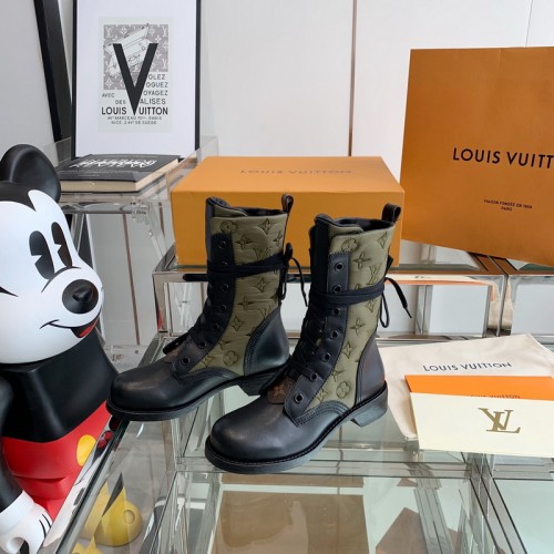 Louis Vuitton New in 2021 Metropolis Flat Ranger Boots Khaki Green 1A952J Louis Vuitton New in 2021 Metropolis Flat Ranger Boots Khaki Green 1A952J