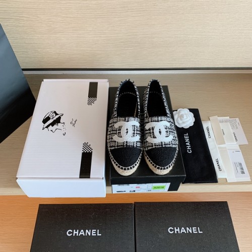 Chanel Spring And Summer New Double C Logo Fisherman Shoes Black And White Chanel Spring And Summer New Double C Logo Fisherman Shoes Black And White