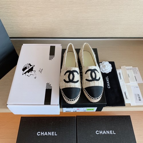 Chanel Spring And Summer New Double C Logo Fisherman Shoes Apricot And Black Chanel Spring And Summer New Double C Logo Fisherman Shoes Apricot And Black