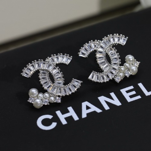 Chanel Classic Hot Sale Pearl Earrings Chanel Classic Hot Sale Pearl Earrings
