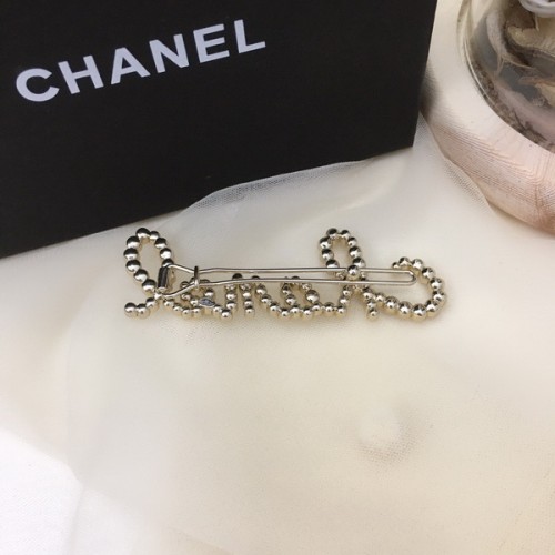 Chanel Code H1325 Small Pearl Font Hairpin Chanel Code H1325 Small Pearl Font Hairpin