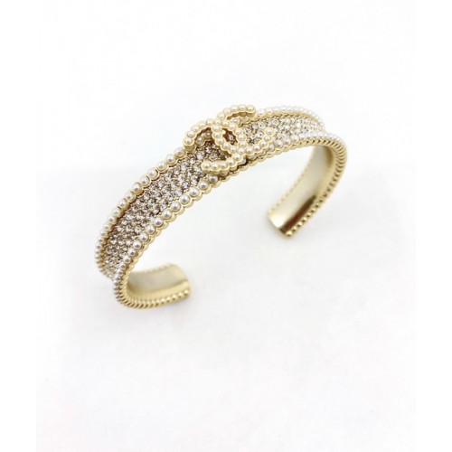 Chanel Autumn And Winter New Pearl Diamond Bracelet Chanel Autumn And Winter New Pearl Diamond Bracelet