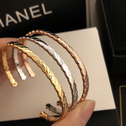 Chanel Coco Crush Diamond Check Bracelet Chanel Coco Crush Diamond Check Bracelet