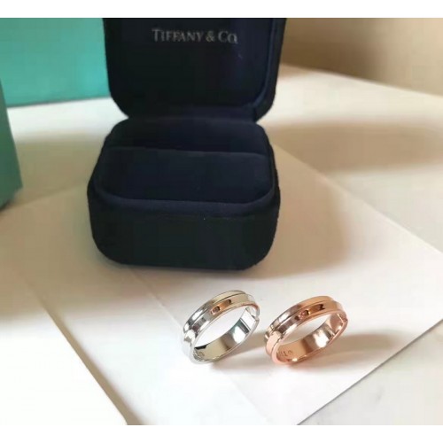 Tiffany & Co. Modern Keys Ring Round Brilliant Diamonds Tiffany & Co. Modern Keys Ring Round Brilliant Diamonds