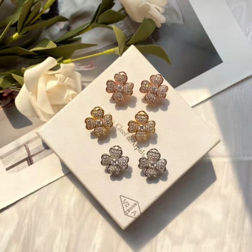 Van Cleef & Arpels Cosmos Earrings Small Model Van Cleef & Arpels Cosmos Earrings Small Model