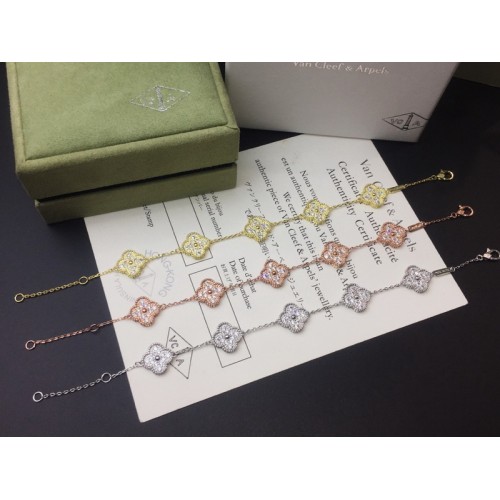 Van Cleef & Arpels Vintage Alhambra 5 Motifs With Diamond Bracelet Van Cleef & Arpels Vintage Alhambra 5 Motifs With Diamond Bracelet
