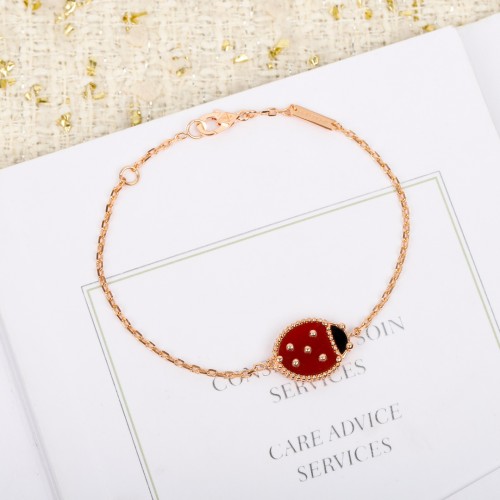 Van Cleef & Arpels Lucky Spring Bracelet Closed Wings Ladybug Van Cleef & Arpels Lucky Spring Bracelet Closed Wings Ladybug