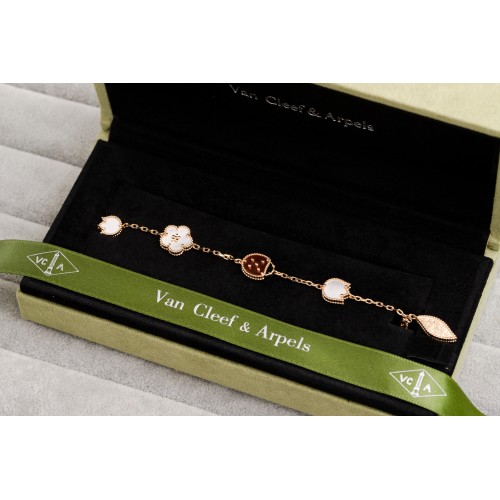 Van Cleef & Arpels Lucky Spring Bracelet 5 Motifs Van Cleef & Arpels Lucky Spring Bracelet 5 Motifs