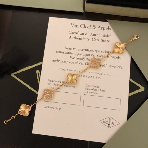 Van Cleef & Arpels Vintage Alhambra Bracelet 5 Motifs Van Cleef & Arpels Vintage Alhambra Bracelet 5 Motifs