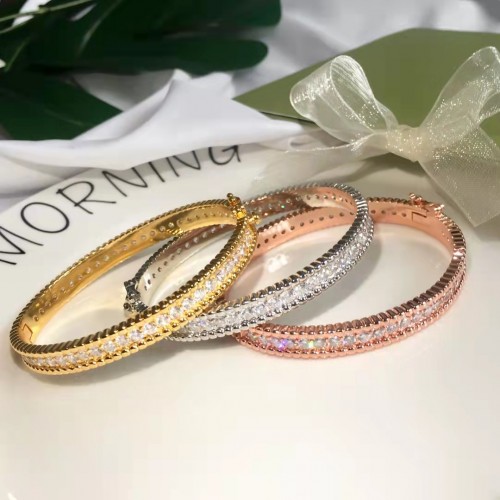 Van Cleef & Arpels Perlee Diamonds Bracelet 1 Row Van Cleef & Arpels Perlee Diamonds Bracelet 1 Row