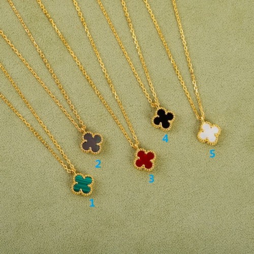 Van Cleef & Arpels Vintage Alhambra Pendant Necklace Van Cleef & Arpels Vintage Alhambra Pendant Necklace