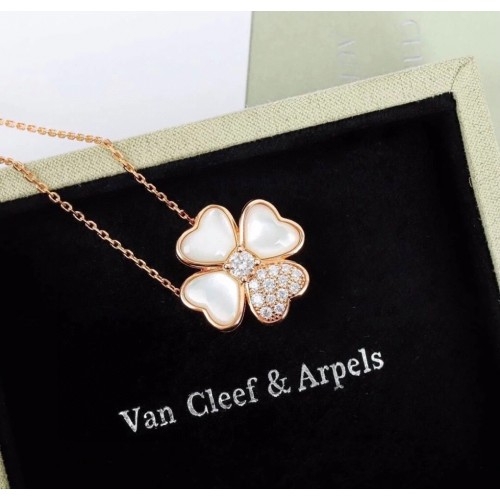 Van Cleef & Arpels Cosmos Clip Pendant Medium Model Van Cleef & Arpels Cosmos Clip Pendant Medium Model