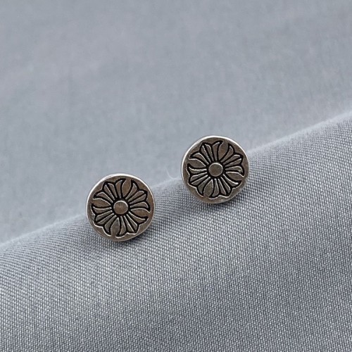 Chrome Hearts Gothic Fonts All Over The Body Earrings Chrome Hearts Gothic Fonts All Over The Body Earrings