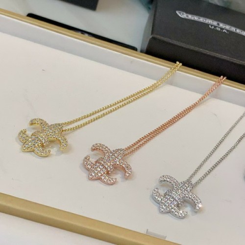 Chrome Hearts Scout Flower Inlaid Diamond Pendant Chrome Hearts Scout Flower Inlaid Diamond Pendant